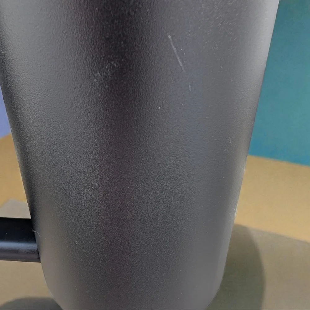 Stanley Black Chroma RARE Quencher H2.0 FlowState Tumbler - 30 oz - Picture 7 of 8